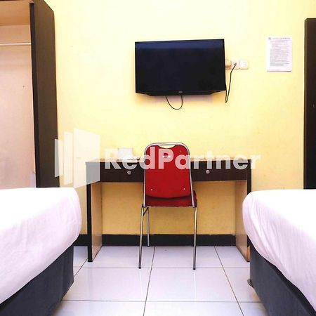 Hotel Permata Makassar Mitra Reddoorz Balangberu Экстерьер фото
