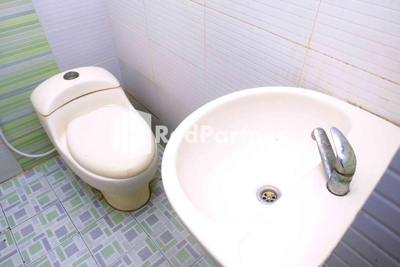 Hotel Permata Makassar Mitra Reddoorz Balangberu Экстерьер фото